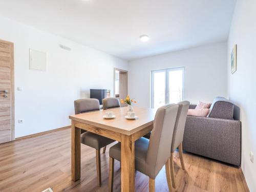 Apartment Wohnungen Rilovic - Wohnung A3 by Interhome