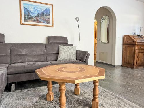 Apartment Chesa Champagna 18 by Interhome