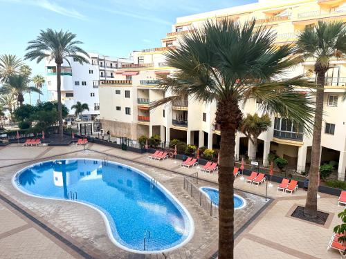 PARADISE HOLIDAYS 2 BEDROOMS APARTMENT & SEA VIEW, Los Cristianos, Tenerife
