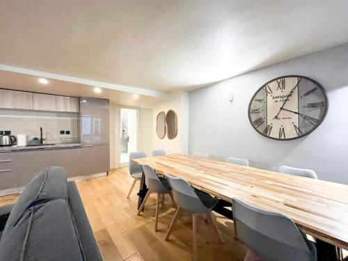 Urban Flat 89 - Large Central Flat for 10 guests