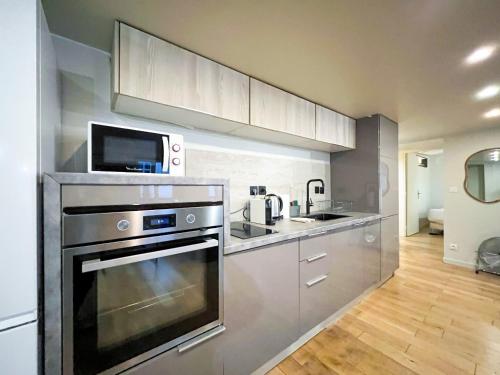 Urban Flat 89 - Large Central Flat for 10 guests