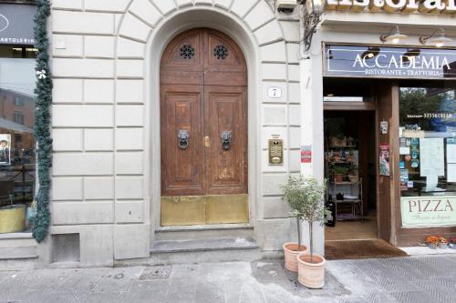 GuestHost - Comfy Flat in Piazza San Marco!