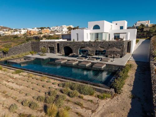 Greek Charisma Estate