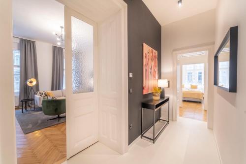 josef's home I Pink Flamingo I Deluxe Suite