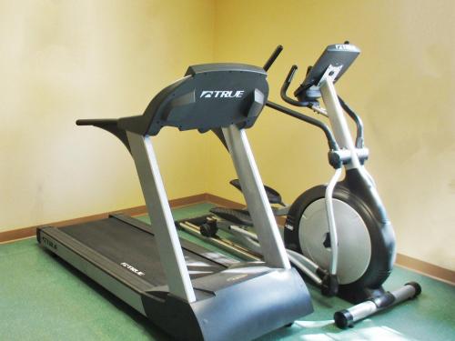 an exercise bike on a treadmill in a room at Extended Stay America Suites - Cincinnati - Covington in Covington