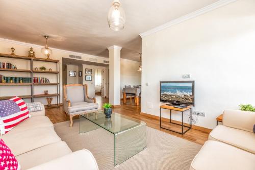 3 Bedroom duplex with pool in Puerto Banus