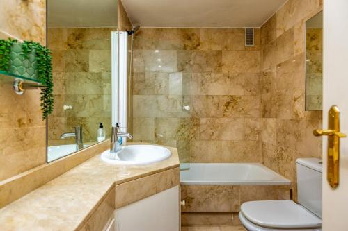 3 Bedroom duplex with pool in Puerto Banus