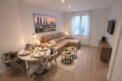 Modern Apartment with Terrace near the Center