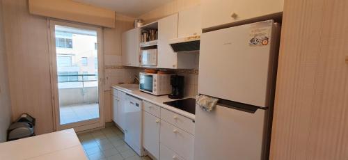 Apartment in Port Fréjus with sea and marina views