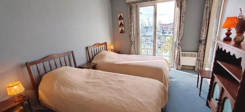 Apartment in Port Fréjus with sea and marina views