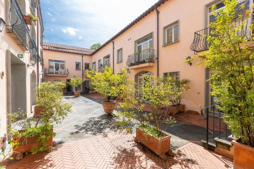 Michelangelo Rental in Florence