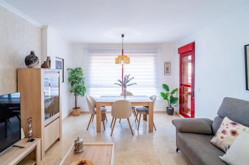 Bright flat pool and parking near train station