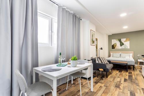 GuestReady - Modern Studio for Two