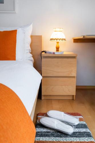 Cosy One Bedroom Apartment Balcony and private Parking