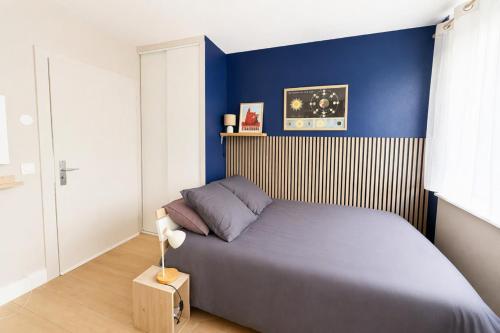 Quiet ground-floor studio apartment near the tram