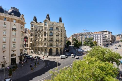 Glinter Plaza de las Cortes