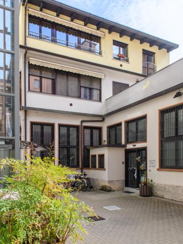 Loft 11 Milano Stylish Apartment, Bocconi & Prada area, by Leviora Collection