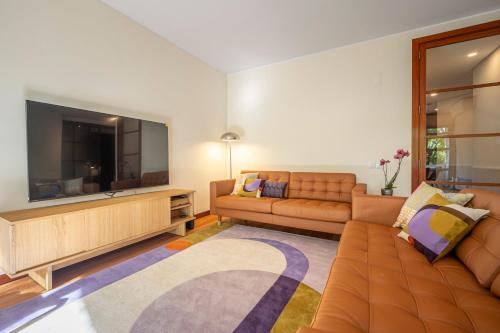 Jacaranda Elegant Stay in Prime Location - Lisbon