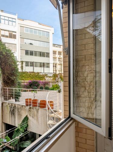 Jacaranda Elegant Stay in Prime Location - Lisbon