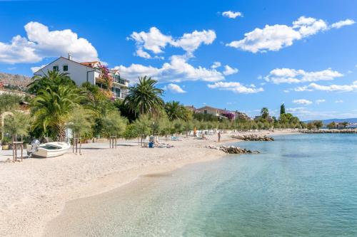 Apartments with parking space Podstrana, Split - 5250