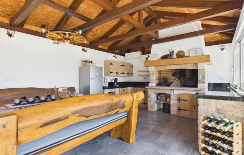 3 Bedroom Gorgeous Apartment In Medulin