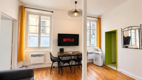 Latin Quarter Boutique 1BR Apartment Near Panthéon