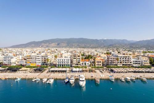 Nini's Maison - Terrace Living Above Kalamata City