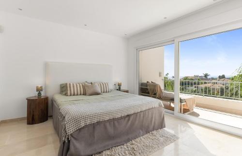 Breathtaking Views From Villa Near Beach - Heated