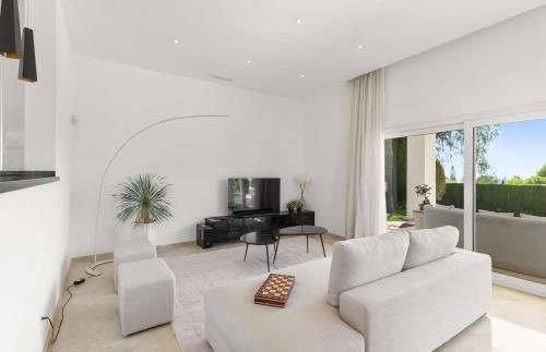 Breathtaking Views From Villa Near Beach - Heated
