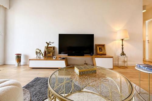 Cozy 1-bedroom with terrace in quiet residence