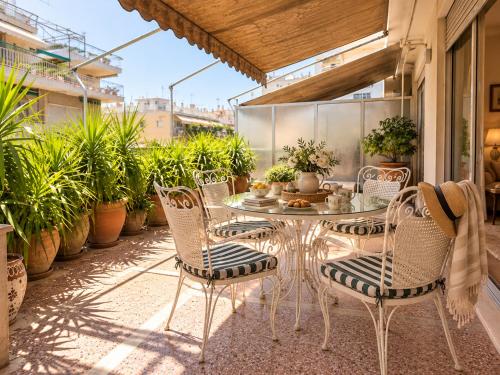 Spacious Double room in the Center of Athens