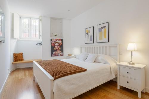 Liberdade Great Apt with AC Garage