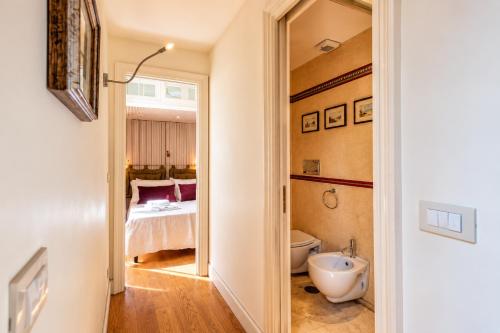 Roman Loft Steps from Piazza Navona IREX Apartment