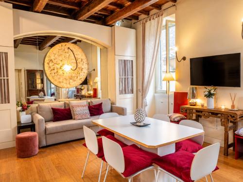 Roman Loft Steps from Piazza Navona IREX Apartment