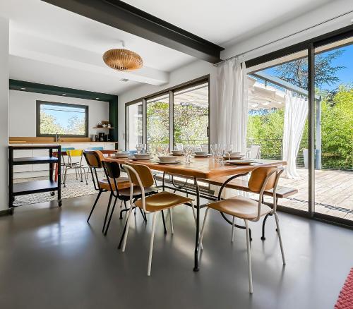 La Coursive belle maison tout confort, piscine