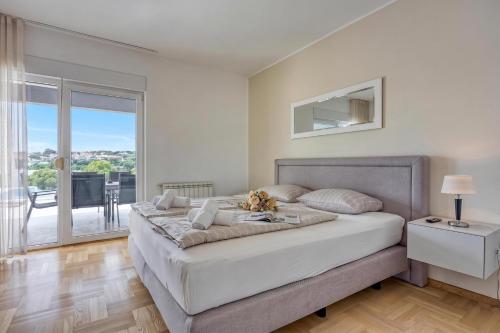 Elegant Panoramic Seaview Apartments
