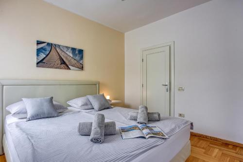 Elegant Panoramic Seaview Apartments