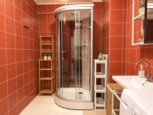 Elegant 3BR flat for 8 near U1 Vorgartenstraße
