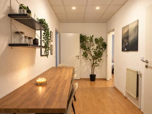 Elegant 3BR flat for 8 near U1 Vorgartenstraße