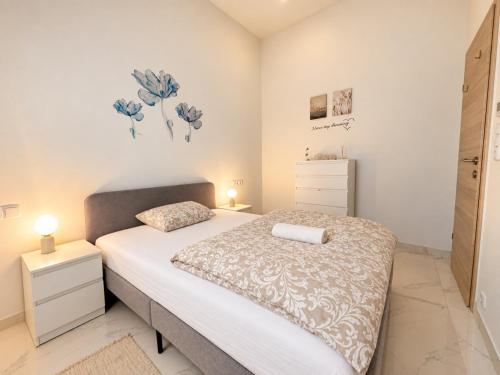Brand New 2-room flat for 6 near U6 Jägerstraße