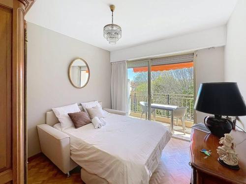 T3 spacieux Antibes centre avec doubles balcon