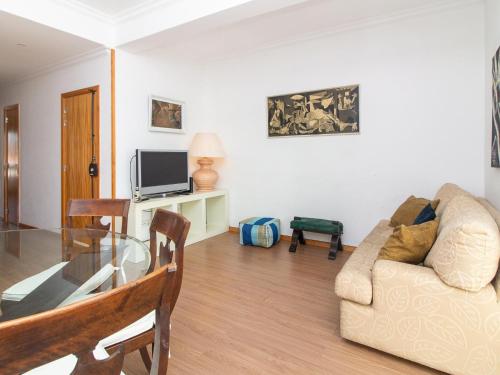 T2 Oura Apartment