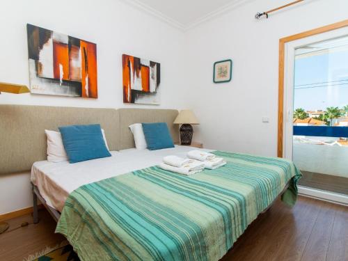 T2 Oura Apartment