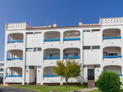 T2 Oura Apartment