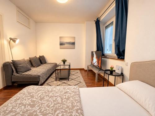 Warm 2BR ground-floor flat near U2 Taborstraße