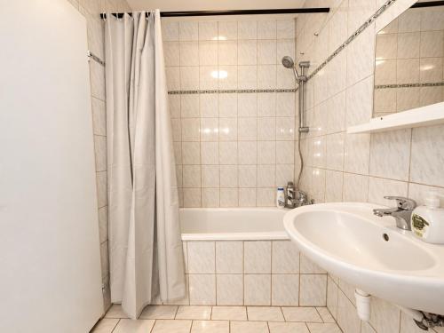 Wonderful 2BR for 8 near Hauptbahnhof
