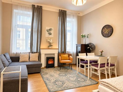 Graces studio for 6 near Hauptbahnhof