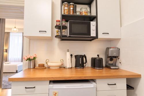 Marvelous 2BR flat with AC near Hauptbahnhof