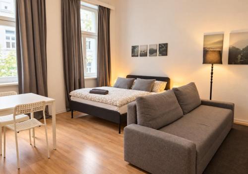 Stylish 2-room flat for 8 near Hauptbahnhof