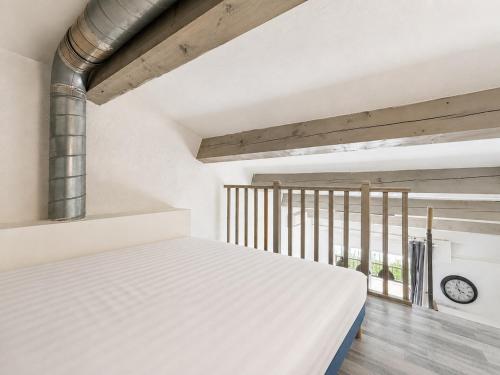 Studio avec mezzanine, climatisé, accès privé golf